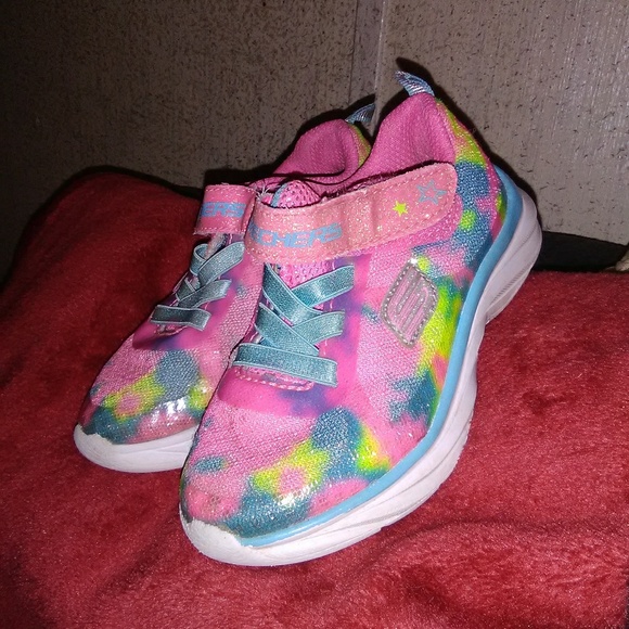 sketcher tennis shoes